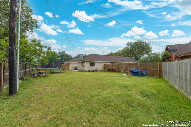 Image 31 of 35 For 402 Teakwood