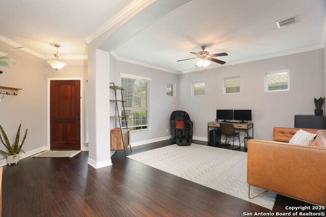 Listing photo id 2 for 8955 Highland Dawn