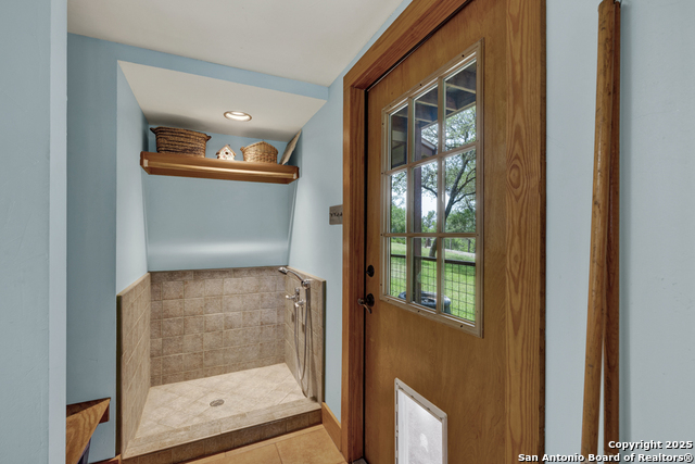 Image 11 of 47 For 860 Bluff Ridge