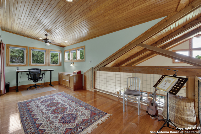 Image 15 of 47 For 860 Bluff Ridge
