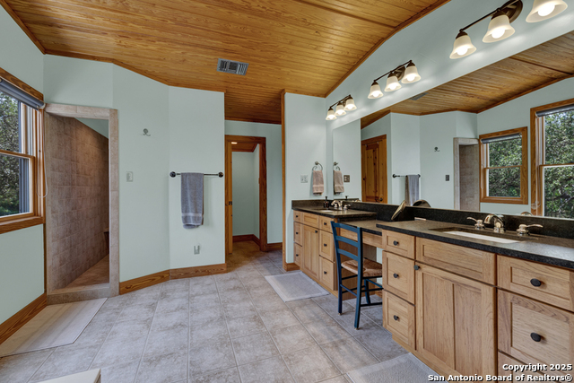 Image 19 of 47 For 860 Bluff Ridge