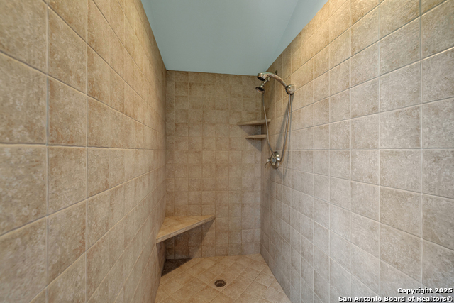 Image 22 of 47 For 860 Bluff Ridge