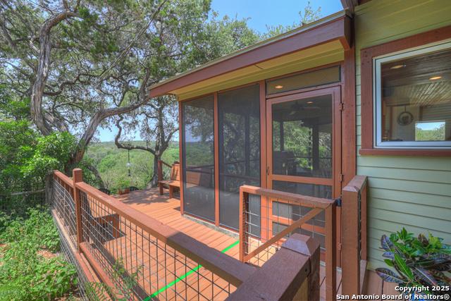 Image 25 of 47 For 860 Bluff Ridge