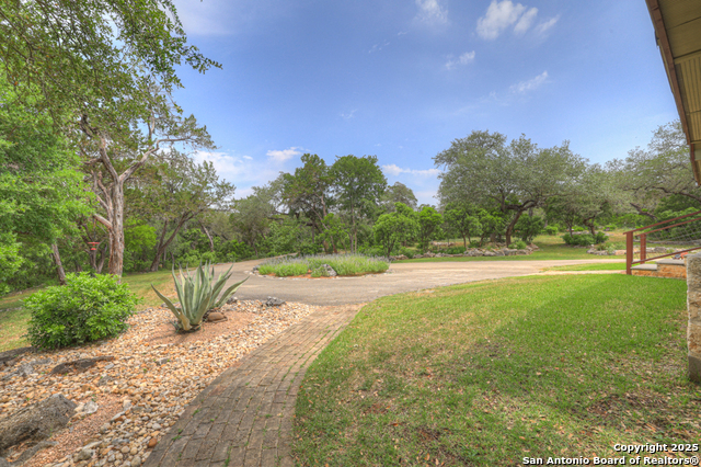 Image 31 of 47 For 860 Bluff Ridge