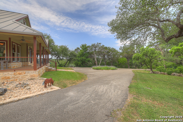 Image 32 of 47 For 860 Bluff Ridge
