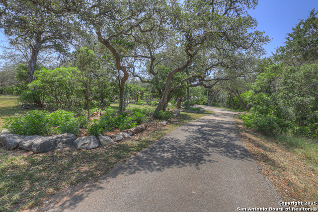 Image 40 of 47 For 860 Bluff Ridge