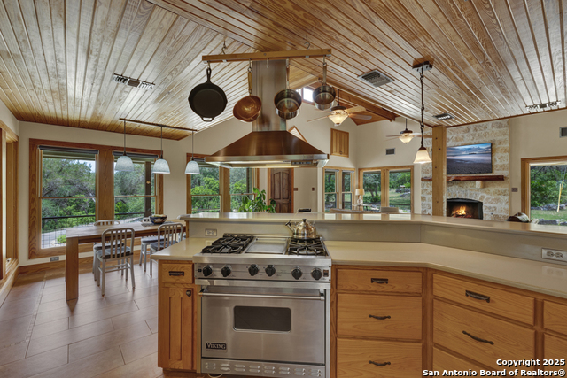 Image 9 of 47 For 860 Bluff Ridge