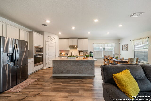 Image 12 of 40 For 948 Black Horse Way