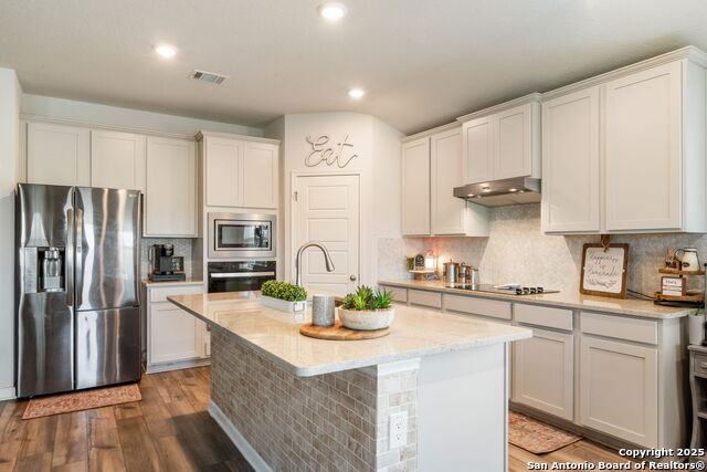 Image 13 of 40 For 948 Black Horse Way