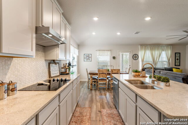 Image 15 of 40 For 948 Black Horse Way