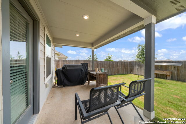 Image 31 of 40 For 948 Black Horse Way