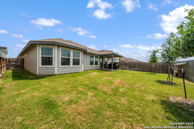 Image 33 of 40 For 948 Black Horse Way