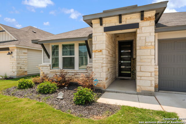 Image 4 of 40 For 948 Black Horse Way