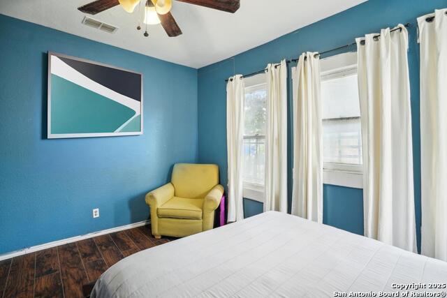 Listing photo id 10 for 841 Texas