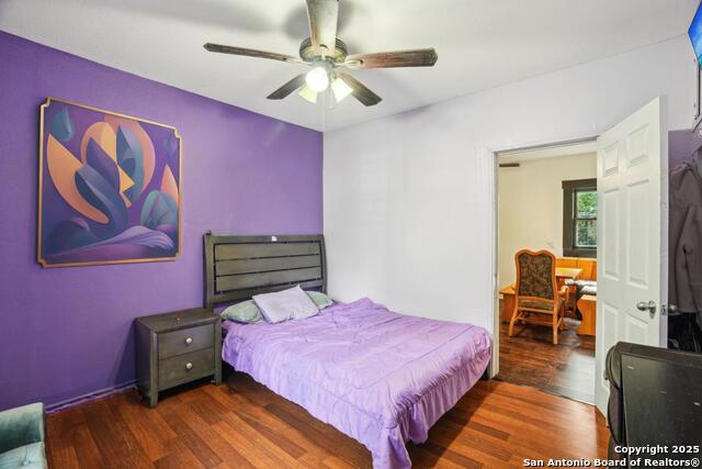 Listing photo id 13 for 841 Texas