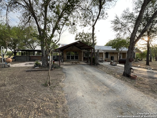 Details for 512 Brown Lane, Floresville, TX 78114