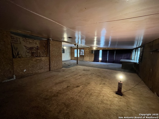 Listing photo id 17 for 512 Brown Lane