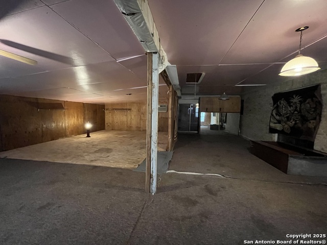 Listing photo id 18 for 512 Brown Lane