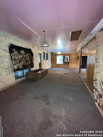 Listing photo id 19 for 512 Brown Lane