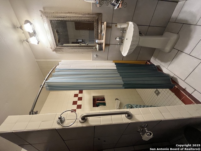 Listing photo id 23 for 512 Brown Lane