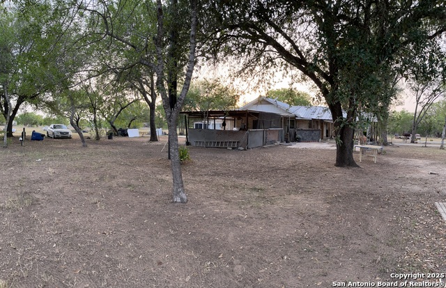 Listing photo id 29 for 512 Brown Lane