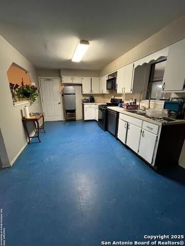 Listing photo id 3 for 512 Brown Lane