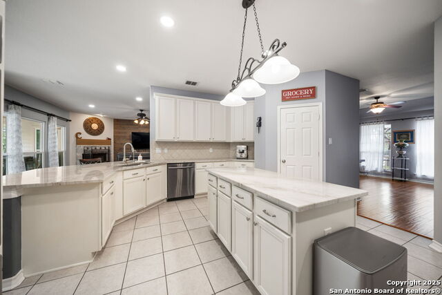 Listing photo id 12 for 3511 Cheyenne Star
