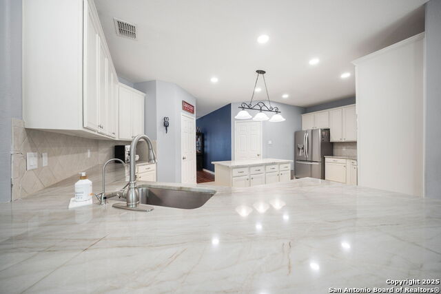 Listing photo id 17 for 3511 Cheyenne Star