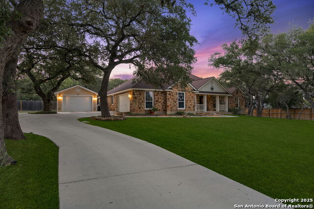 Listing photo id 0 for 3511 Cheyenne Star
