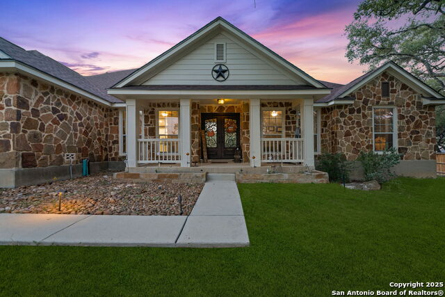 Listing photo id 2 for 3511 Cheyenne Star