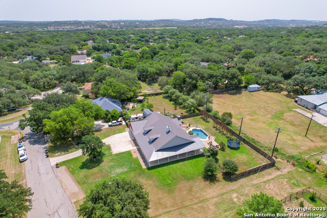 Listing photo id 10 for 8718 Paseo Oaks