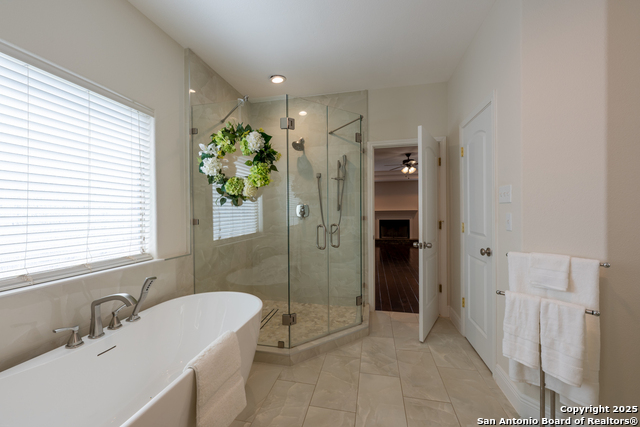Listing photo id 18 for 8718 Paseo Oaks