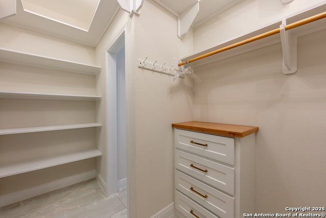 Listing photo id 21 for 8718 Paseo Oaks