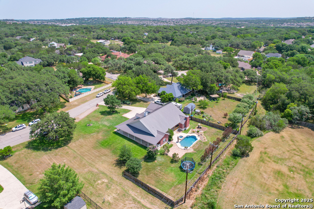 Listing photo id 1 for 8718 Paseo Oaks