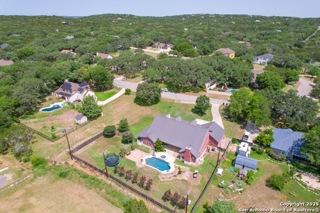 Listing photo id 3 for 8718 Paseo Oaks