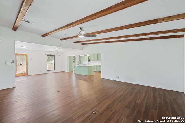 Listing photo id 10 for 1312 Acorn  