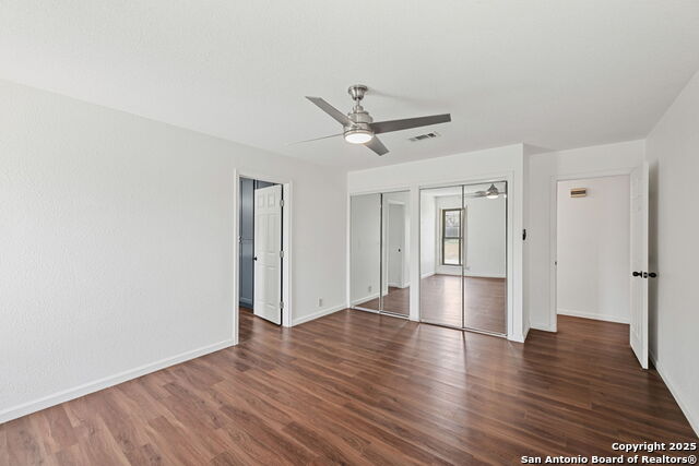 Listing photo id 17 for 1312 Acorn  