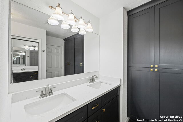 Listing photo id 19 for 1312 Acorn  