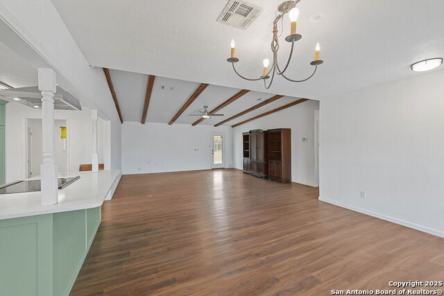 Listing photo id 7 for 1312 Acorn  