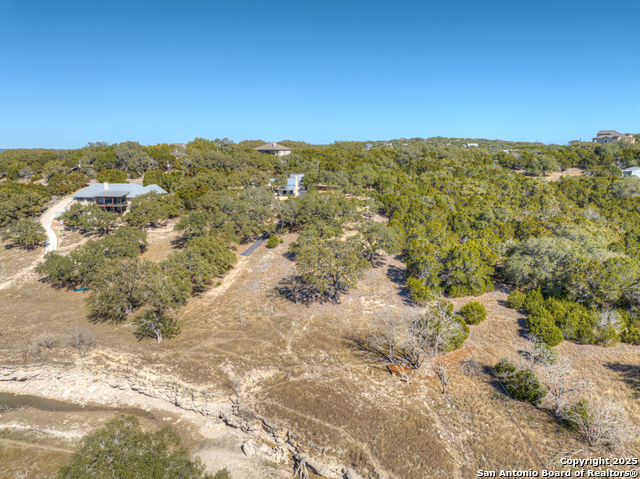 Image 17 of 35 For 995 Five Oaks