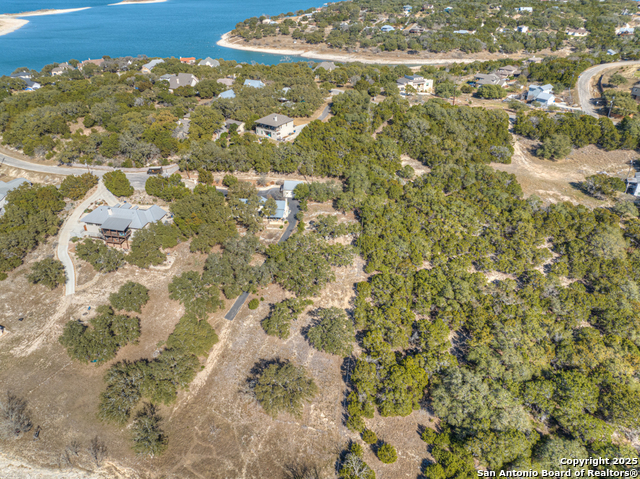 Image 21 of 35 For 995 Five Oaks