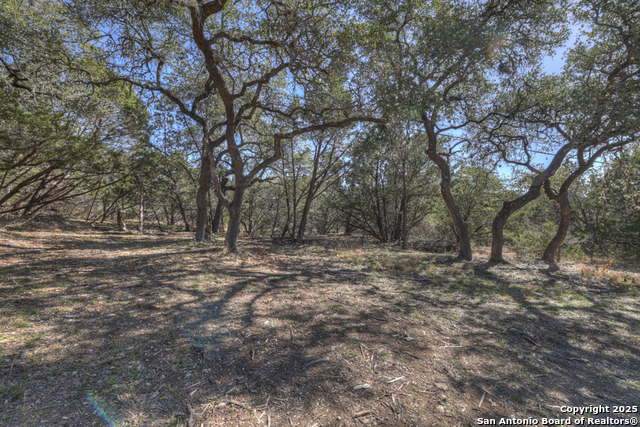 Image 24 of 35 For 995 Five Oaks