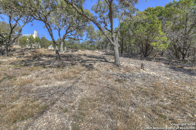 Image 26 of 35 For 995 Five Oaks