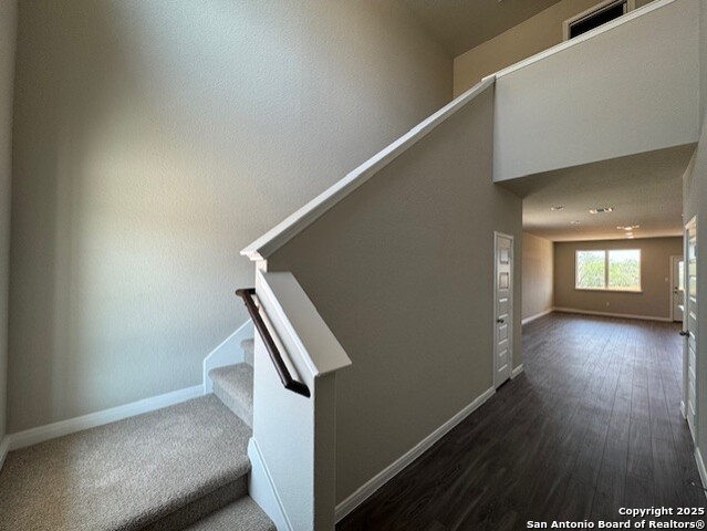 Image 4 of 26 For 8818 Black Oak Drive