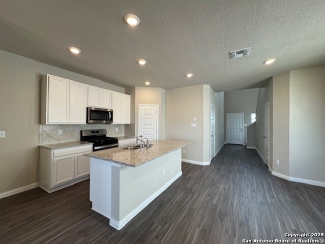 Image 5 of 26 For 8818 Black Oak Drive