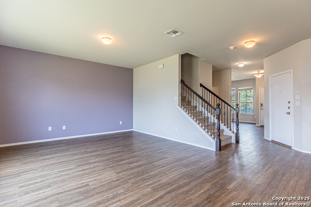 Listing photo id 8 for 5930 Ivans Farm