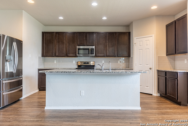 Listing photo id 11 for 5930 Ivans Farm