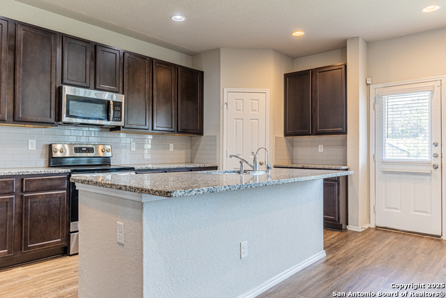 Listing photo id 12 for 5930 Ivans Farm