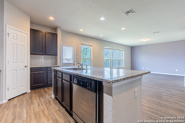 Listing photo id 13 for 5930 Ivans Farm
