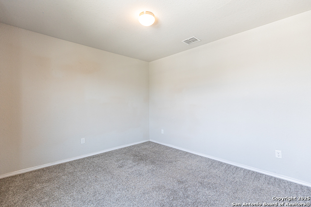 Listing photo id 18 for 5930 Ivans Farm